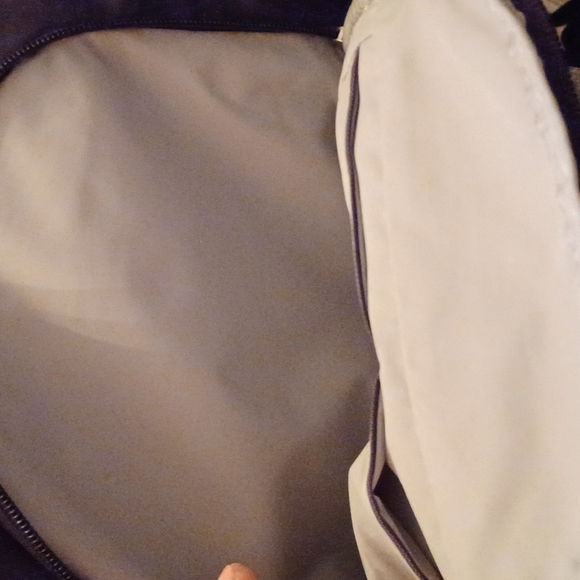 Brand New WOT Deep Purple Travelon Crossbody Purse with Adjustable Strapes - Picture 2 of 7